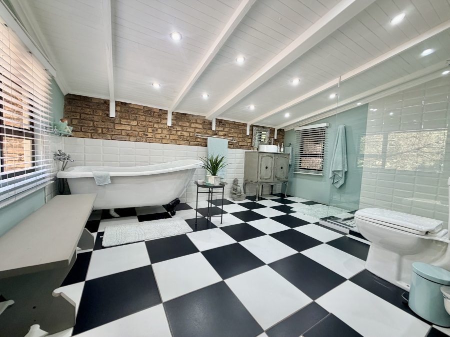 7 Bedroom Property for Sale in Mullersrust Free State